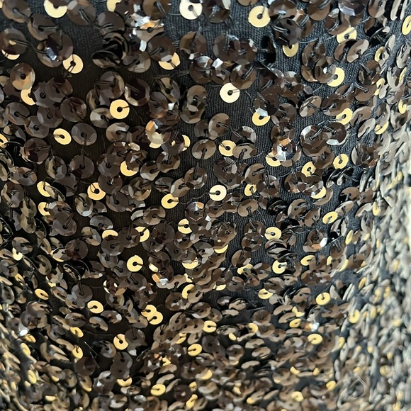 Darling sequin top. - Picture 6 of 13